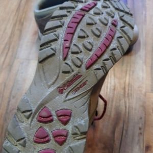Women's Columbia Waterproof Boots Size 8